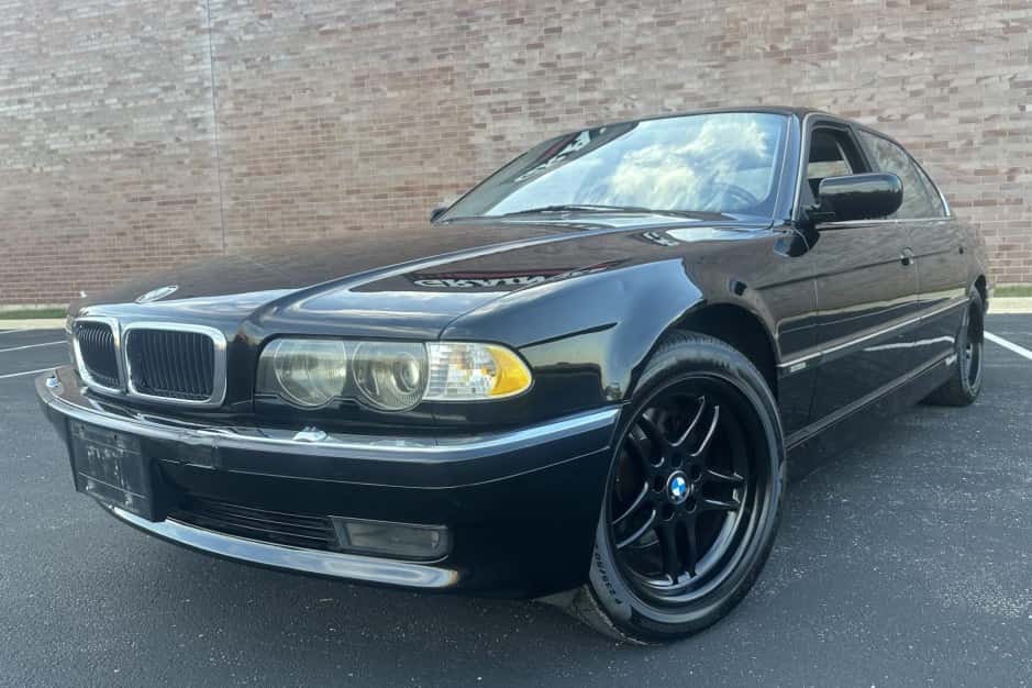 2001 BMW E38 7-Series sold for $8,509