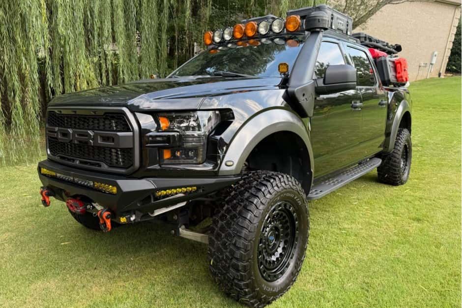 2017 Ford F-150 Raptor sold for $32,000