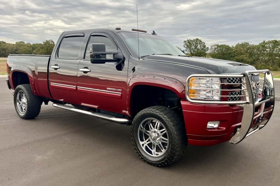 2013 Chevrolet Silverado GMT900 Heavy Duty (2007-2014) sold for $37,000