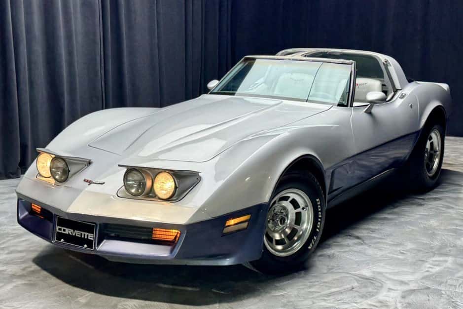 1981 Chevrolet Corvette C3 sold for $12,000
