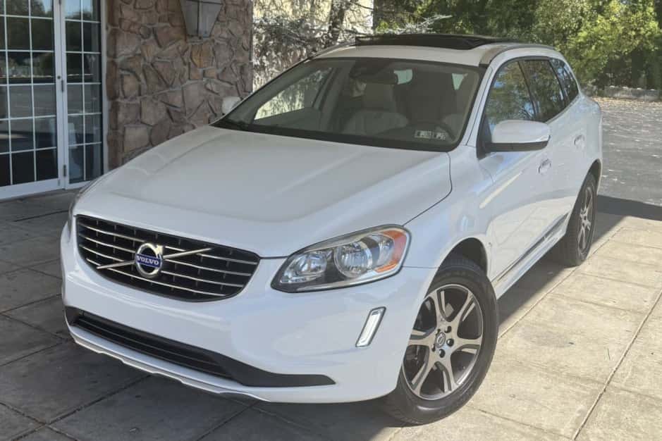 2015 Volvo XC60 sold for $9,500