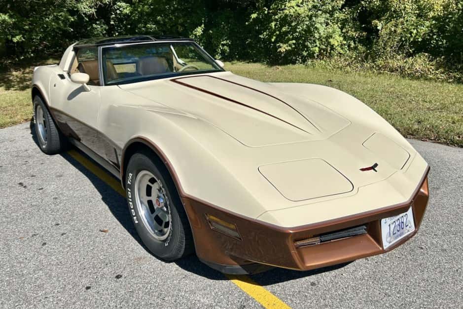 1981 Chevrolet Corvette C3 sold for $7,500