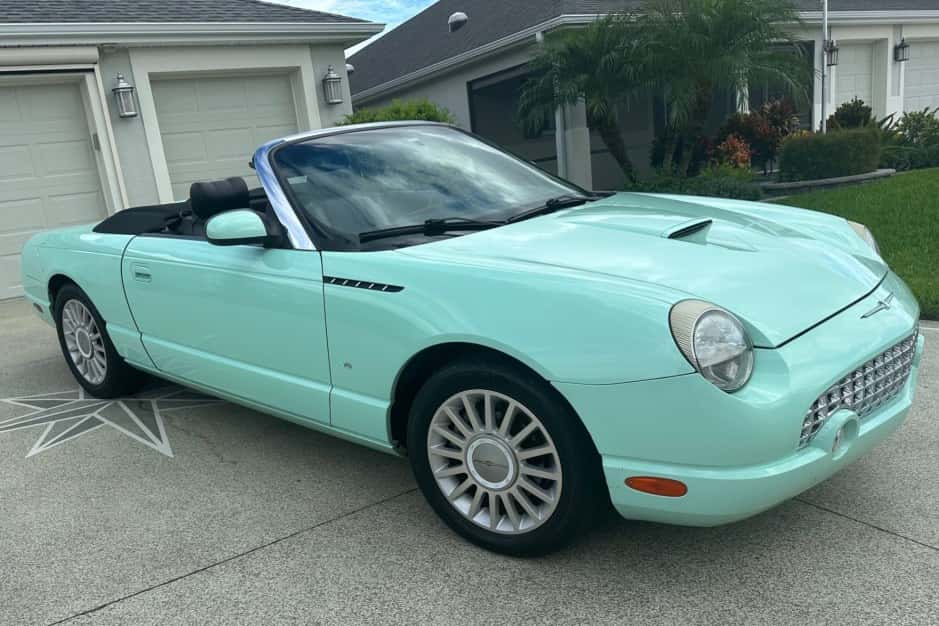 2004 Ford Thunderbird (2002-2005) sold for $10,250