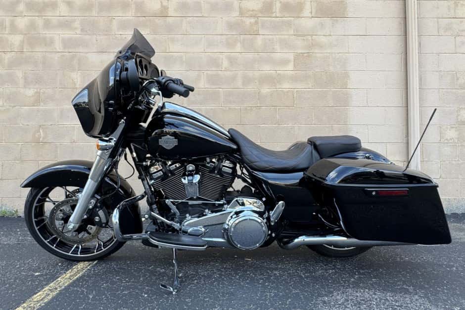 2022 Harley-Davidson Touring sold for $18,250
