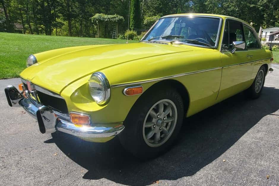 1974 MG MGB sold for $9,200