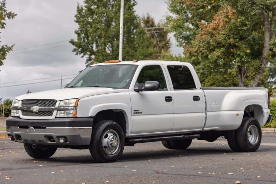2004 Chevrolet Silverado GMT800 Heavy Duty (2000-2007) sold for $17,250