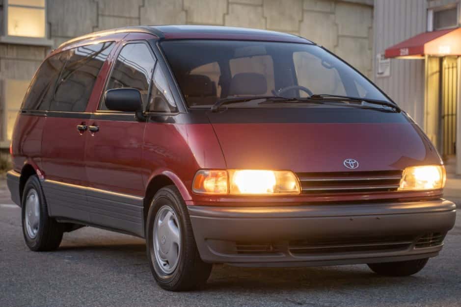 1994 Toyota Previa & Estima sold for $5,200