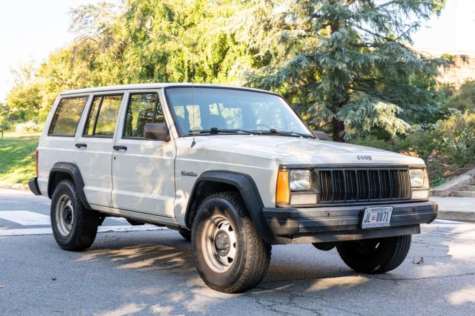 1996 Jeep XJ Cherokee sold for $8,250