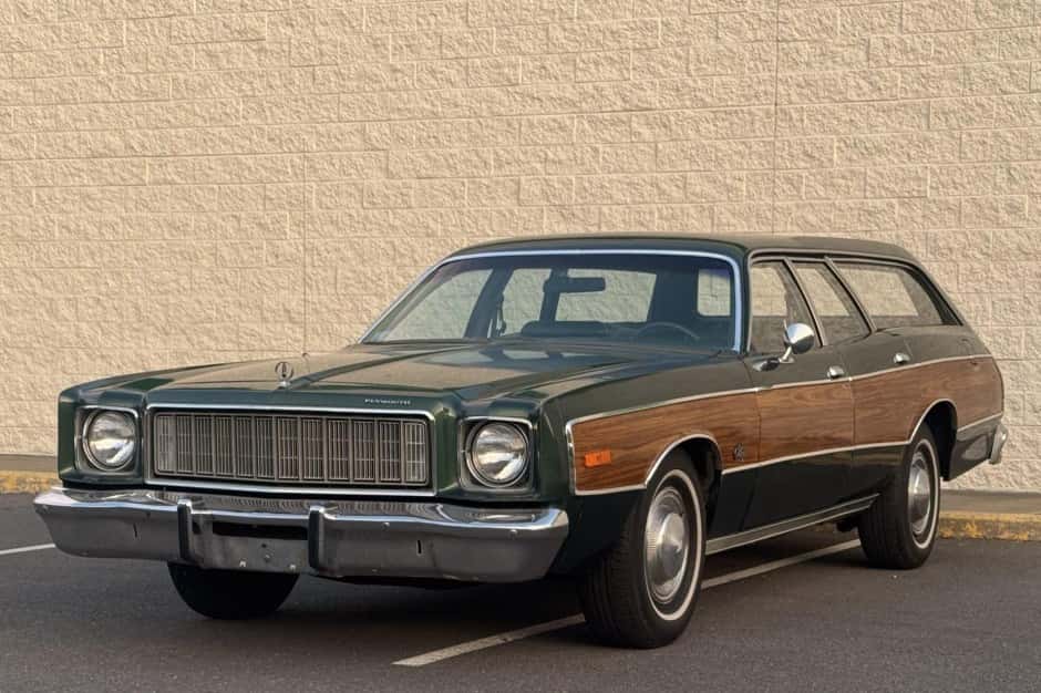 1976 Plymouth Fury sold for $7,500