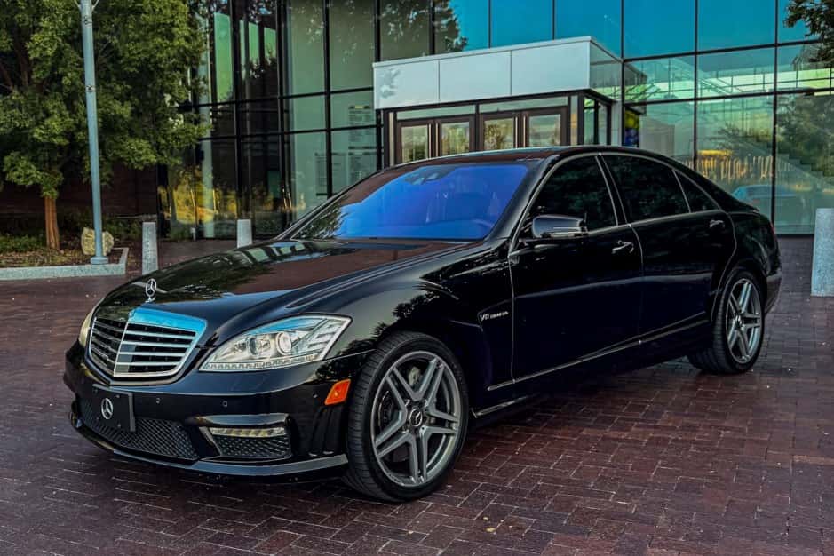 2012 Mercedes-Benz W221 S-Class sold for $25,000