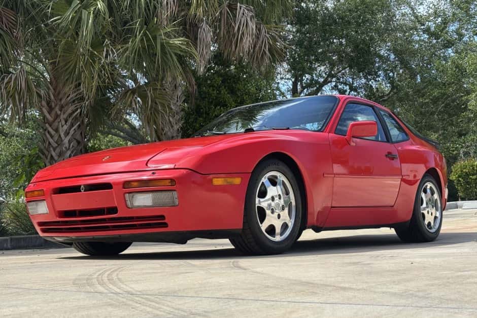 1988 Porsche 944 Turbo sold for $13,500