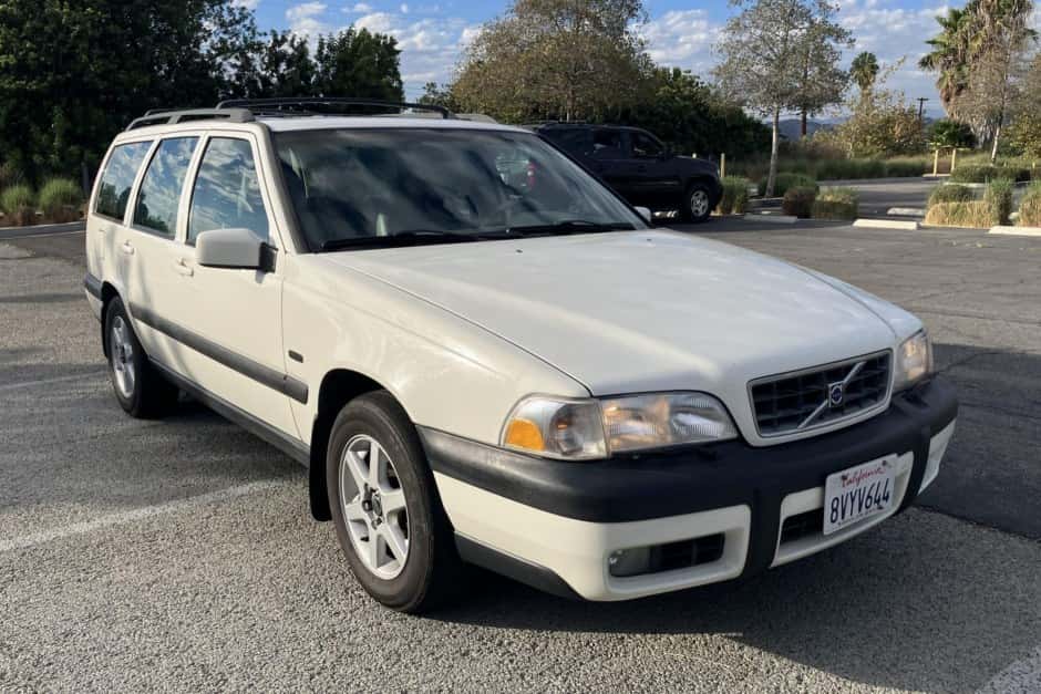 1998 Volvo V70 sold for $5,400