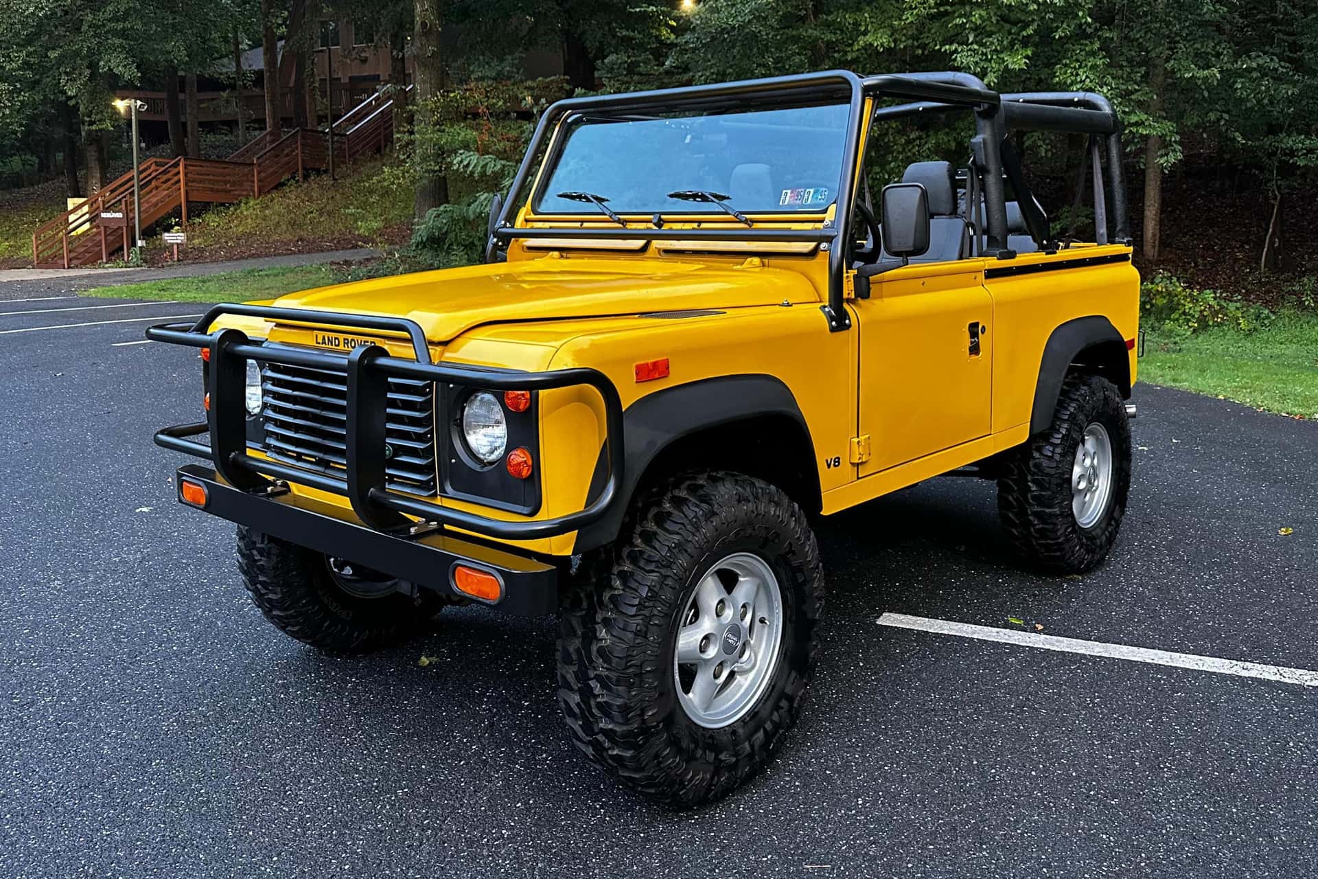 1994 Land Rover Defender sold for $58,500