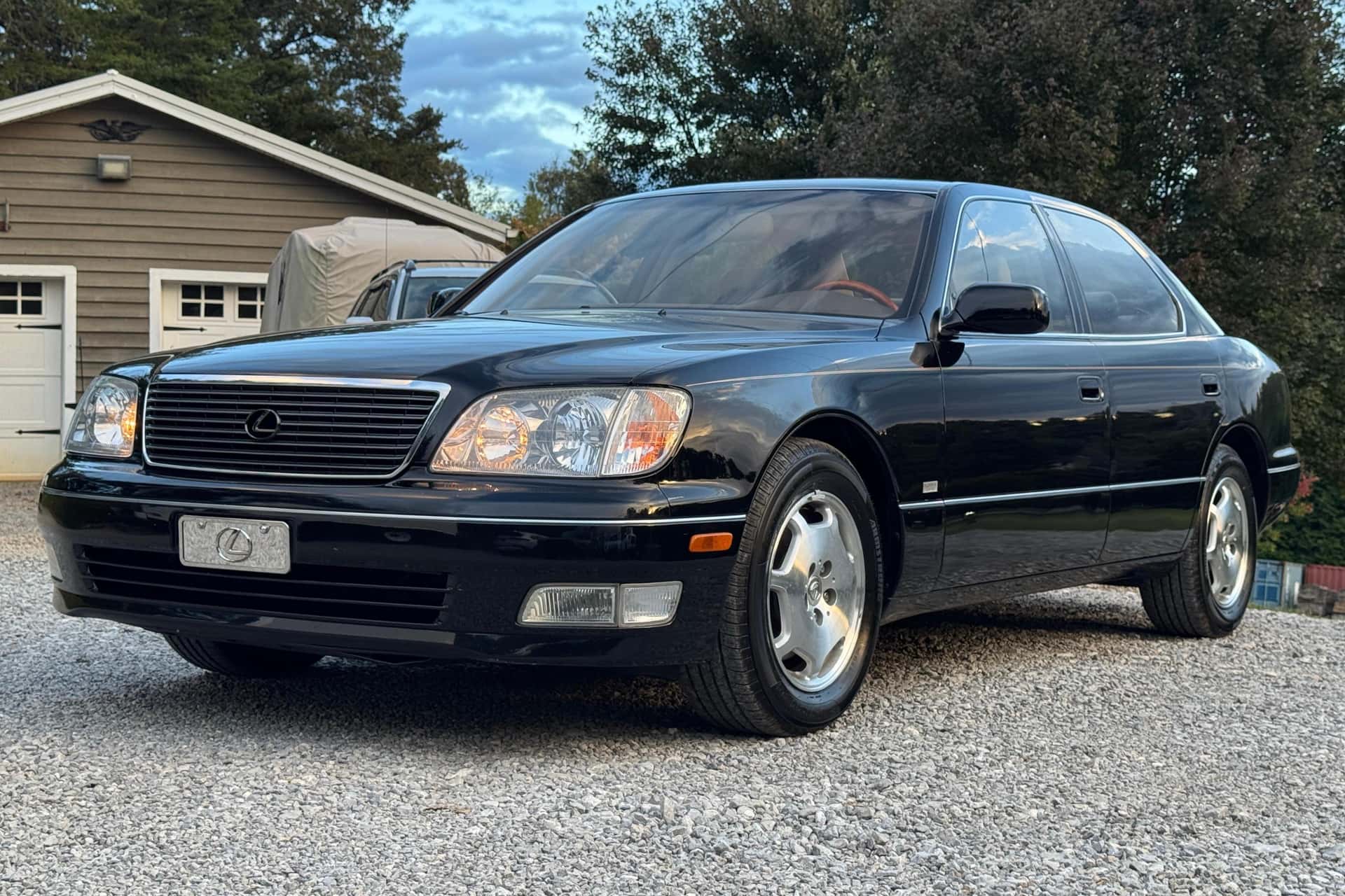 2000 Lexus LS sold for $8,100
