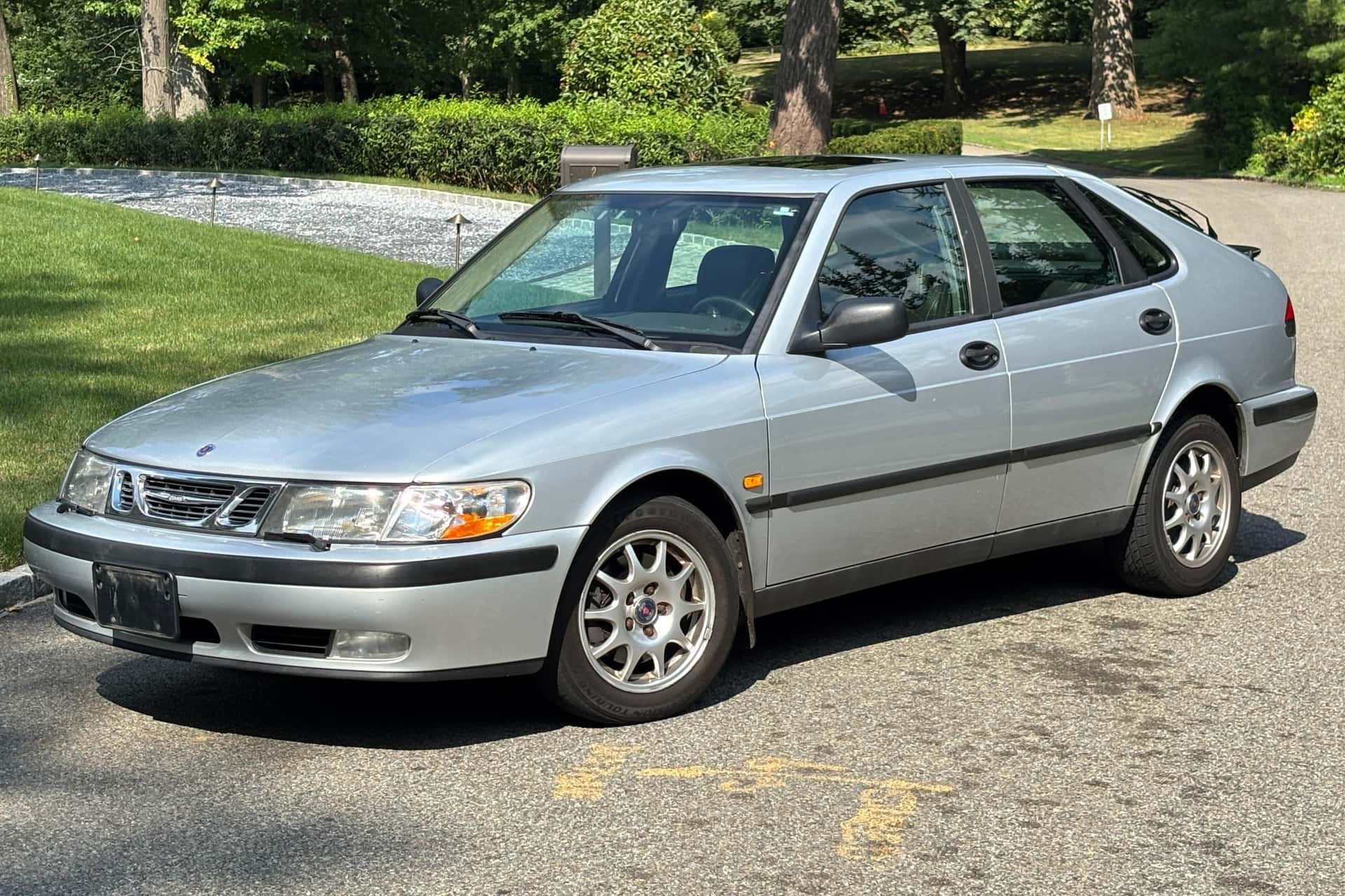 2000 Saab 9-3 sold for $5,800
