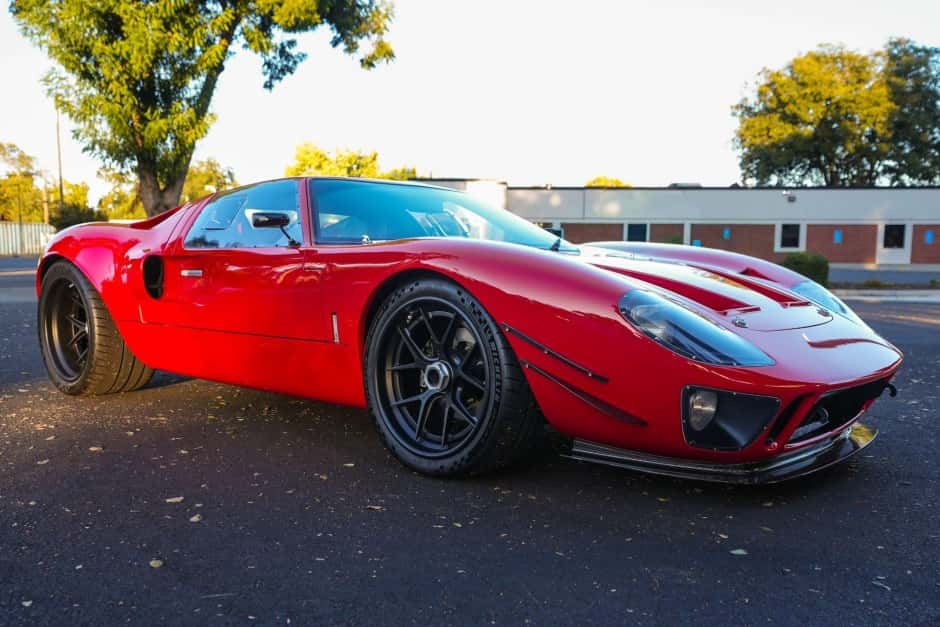 0 Ford GT40 Replica sold for $200,000
