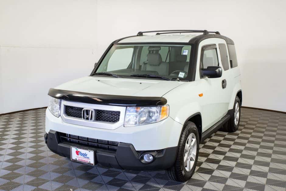 2010 Honda Element sold for $11,750