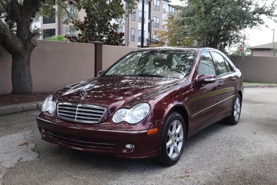 2007 Mercedes-Benz W203 C-Class sold for $6,600