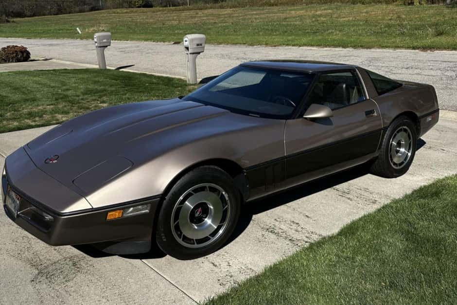 1984 Chevrolet Corvette C4 Coupe (1984-1991) sold for $18,000