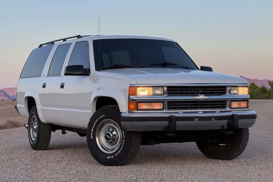 1995 Chevrolet Suburban (GMT400 1992-1999) sold for $16,250