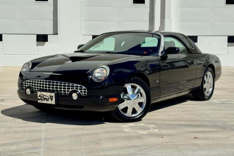 2003 Ford Thunderbird (2002-2005) sold for $12,796