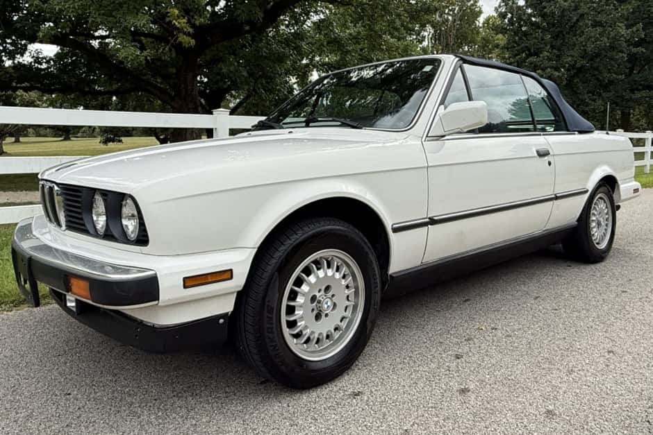 1990 BMW E30 3-Series Convertible sold for $8,200