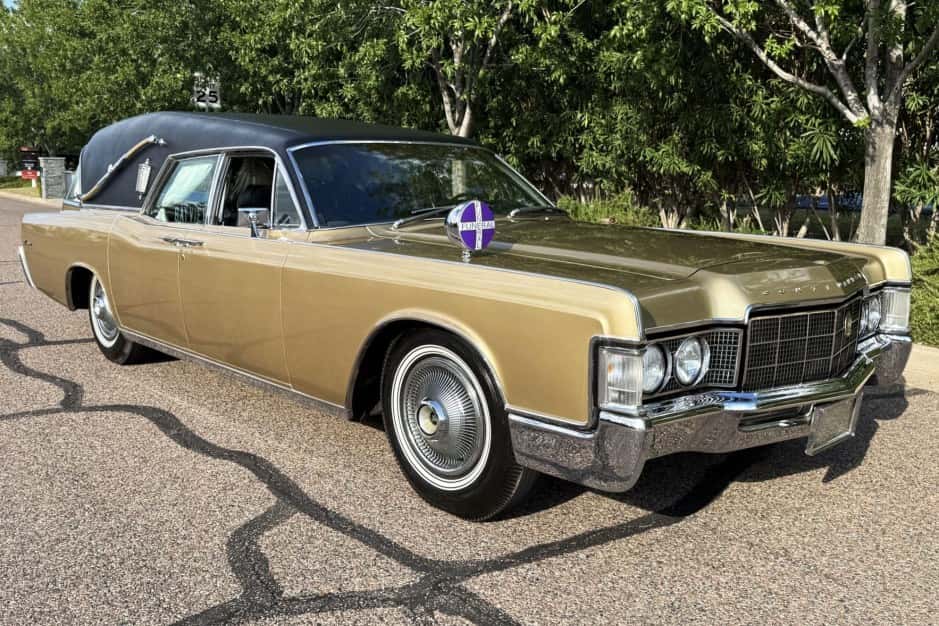 1969 Lincoln Continental (1961-1969) sold for $19,500