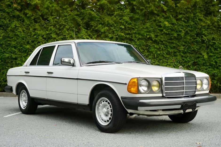 1984 Mercedes-Benz W123 sold for $8,500