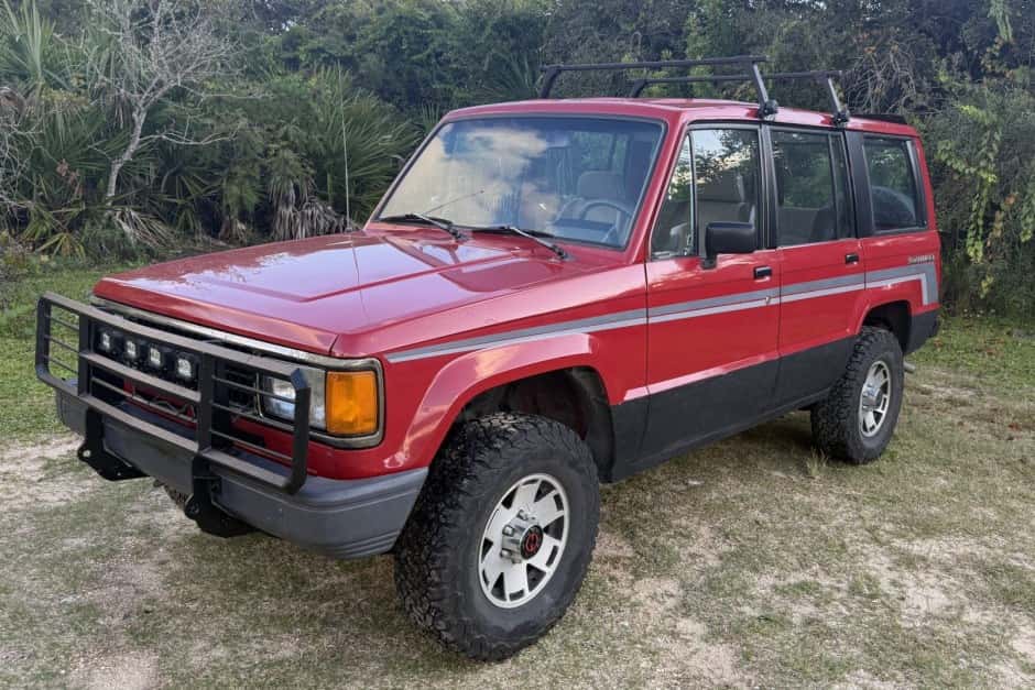 1988 Isuzu Trooper sold for $7,323