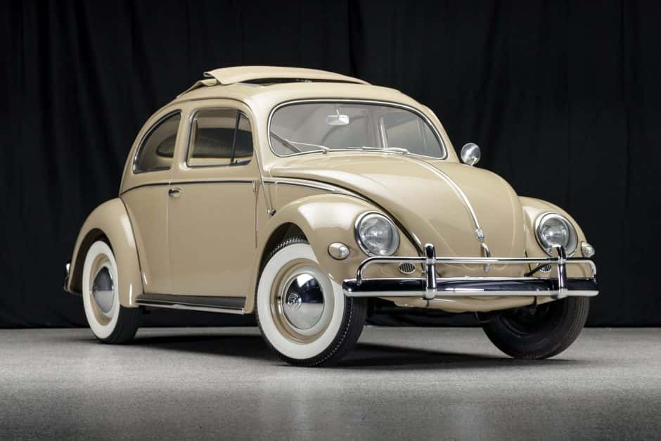 1957 Volkswagen Beetle (Oval Window) sold for $26,000
