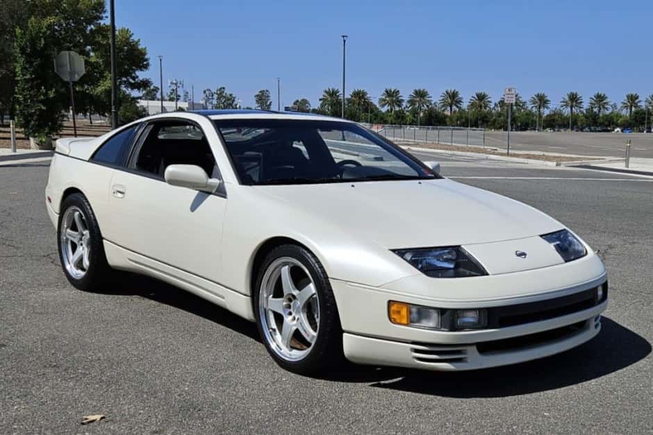 1991 Nissan Z32 300ZX sold for $26,250