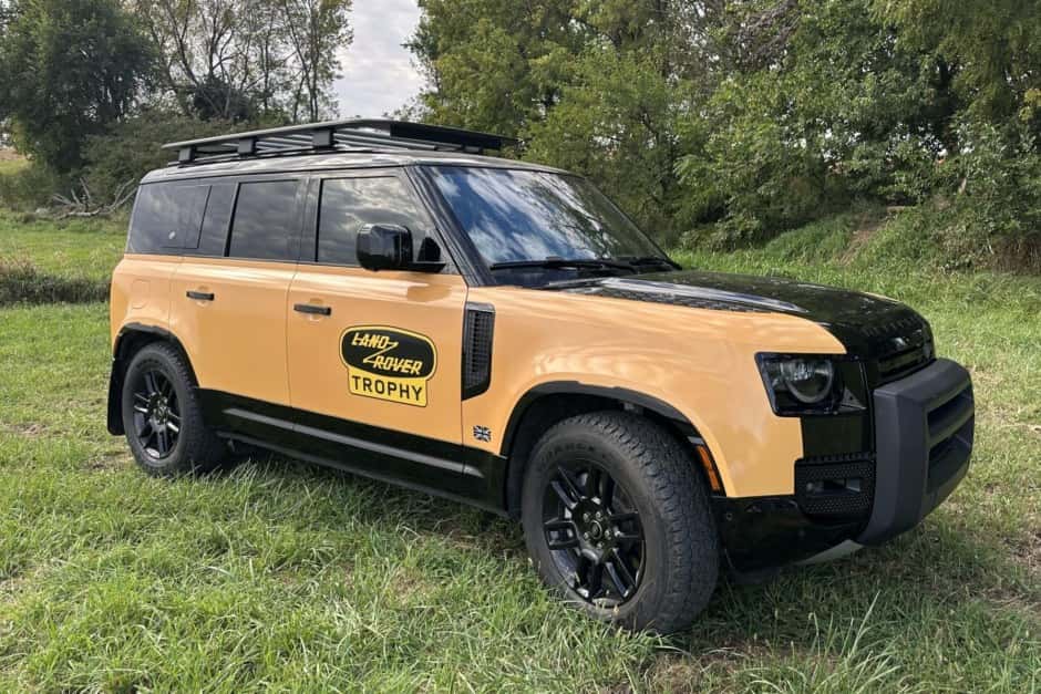 2022 Land Rover Defender L663 sold for $60,000