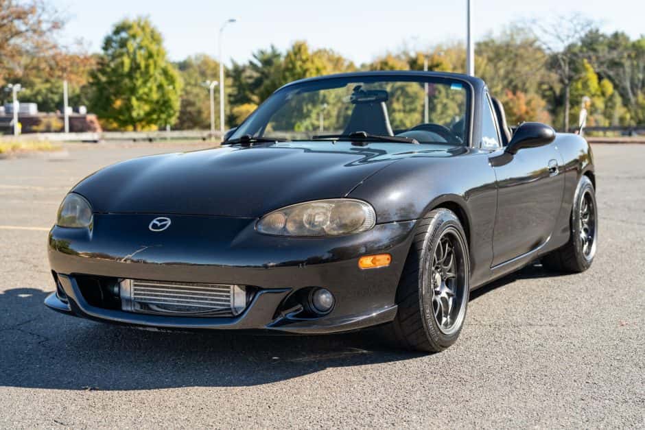 2005 Mazda NB MX-5 Miata sold for $11,001