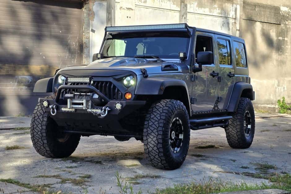 2013 Jeep Wrangler JK (2007-2018) sold for $13,900