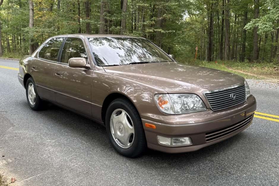 1998 Lexus LS Sedan sold for $10,550
