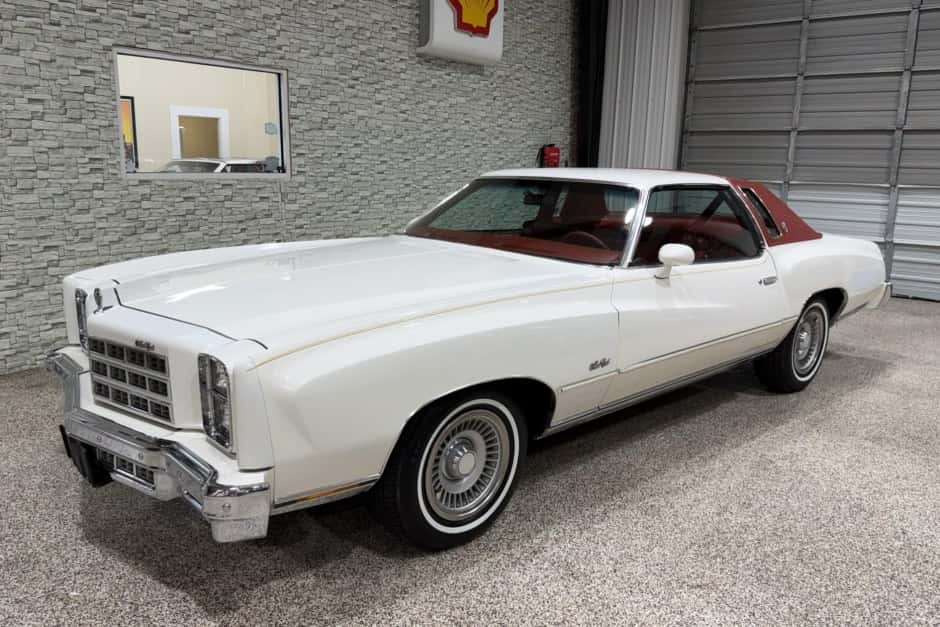 1977 Chevrolet Monte Carlo sold for $17,449