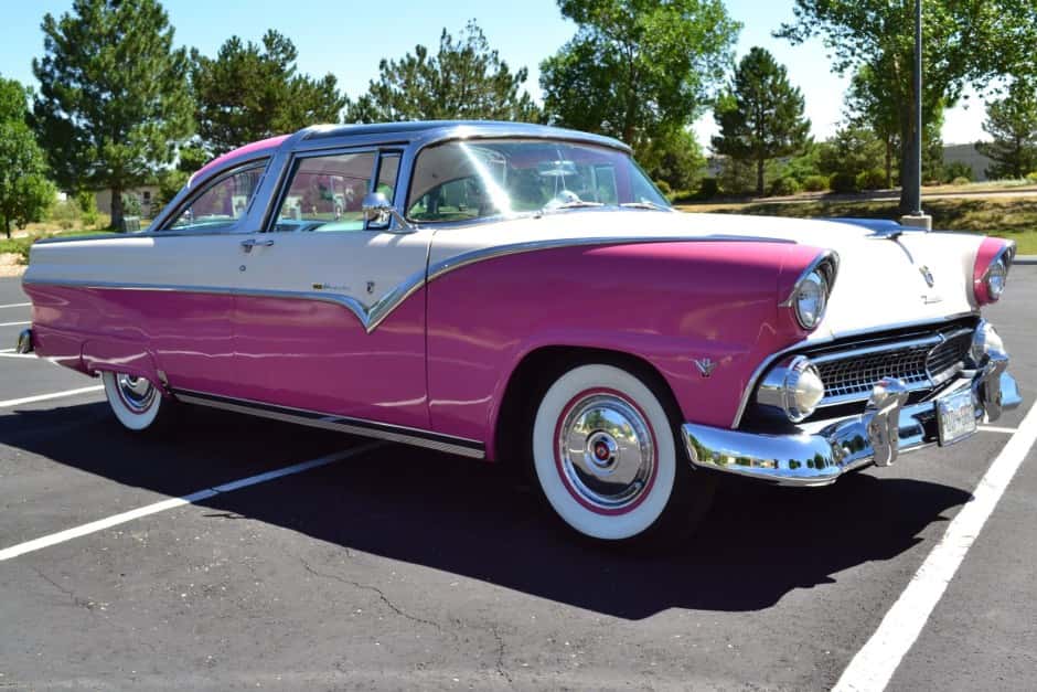 1955 Ford Crown Victoria sold for $30,253