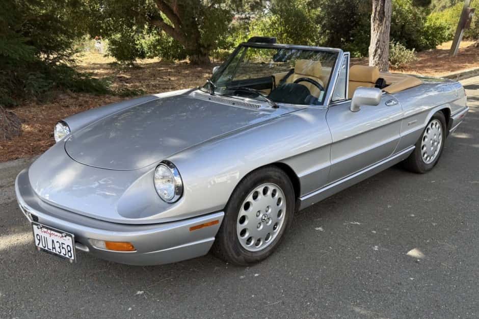 1991 Alfa Romeo 105/115 Spider Series 4 sold for $27,500