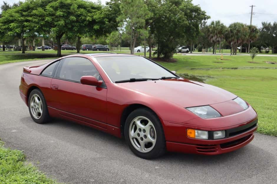 1990 Nissan Z32 300ZX sold for $18,300