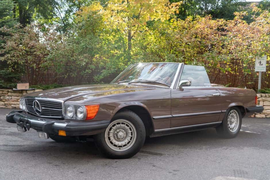 1975 Mercedes-Benz R107 SL sold for $9,600
