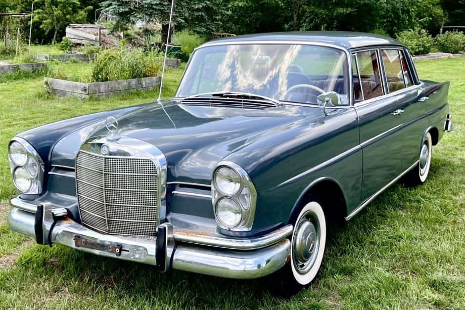1961 Mercedes-Benz W111 Sedan sold for $5,739