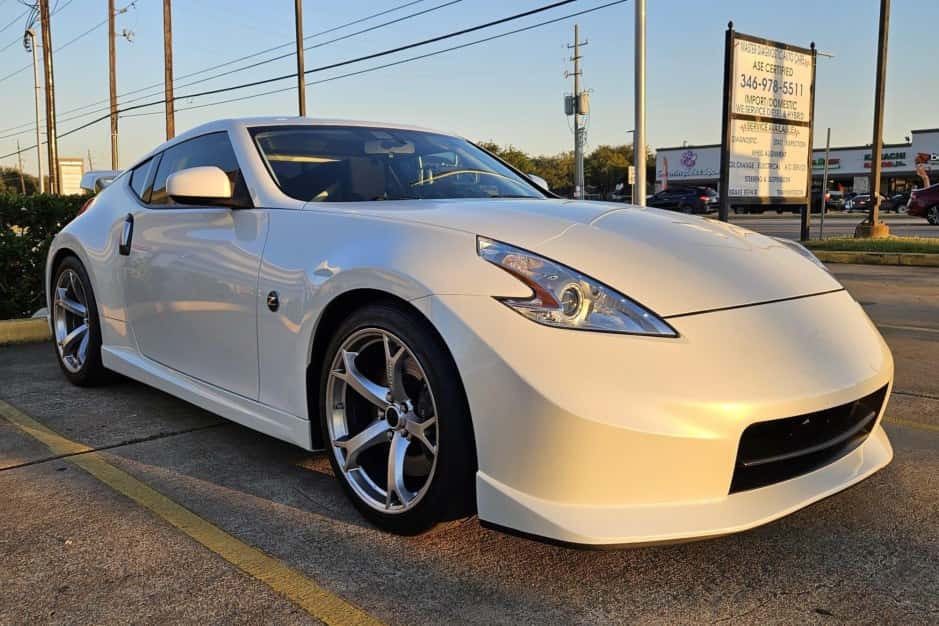 2009 Nissan 370Z sold for $11,000