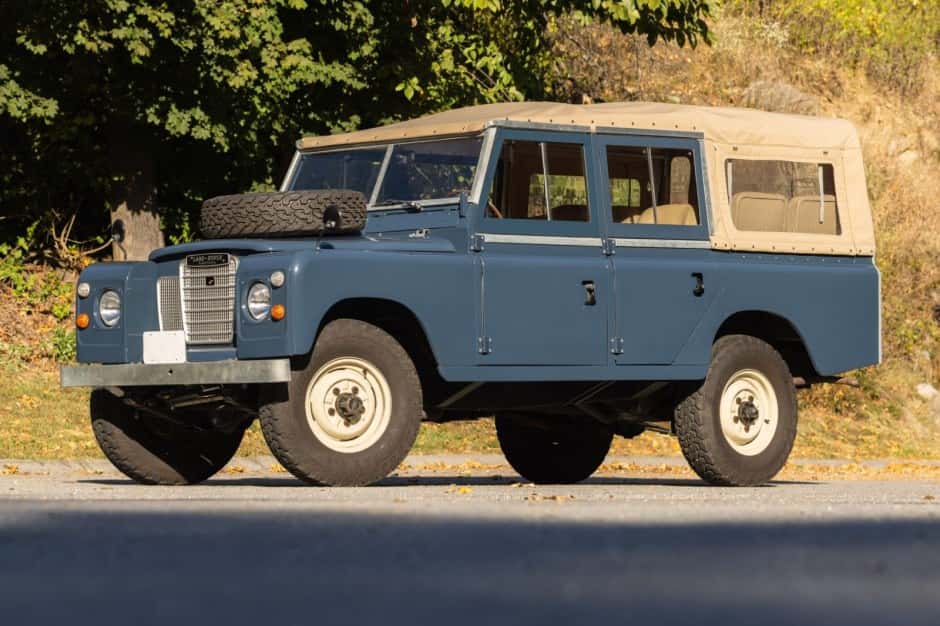 1979 Land Rover Series 109 sold for $28,055