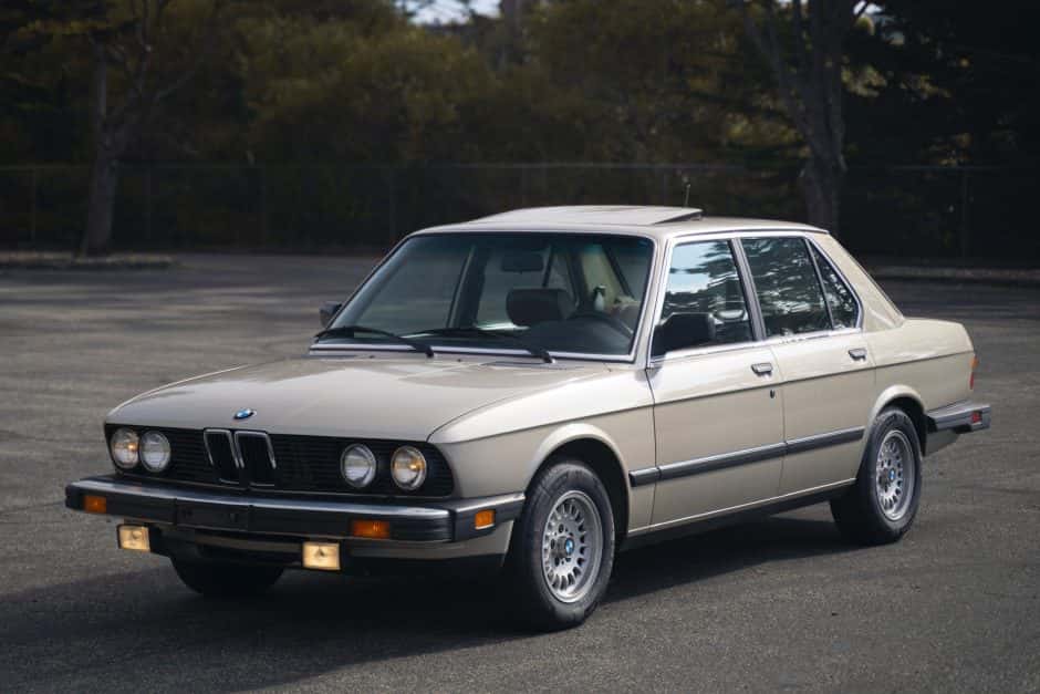 1988 BMW E28 5-Series sold for $6,900