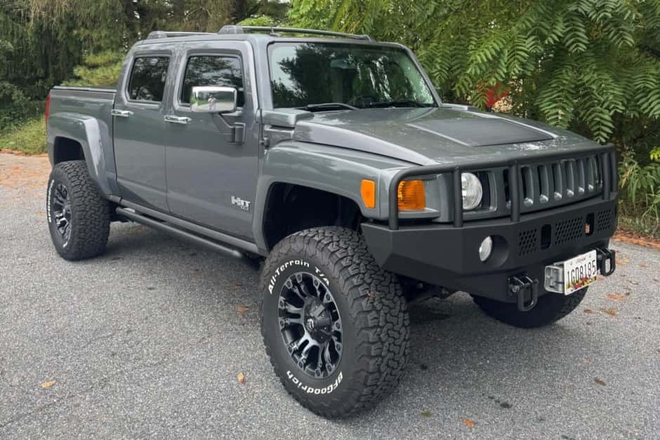 2009 Hummer H3 sold for $30,000