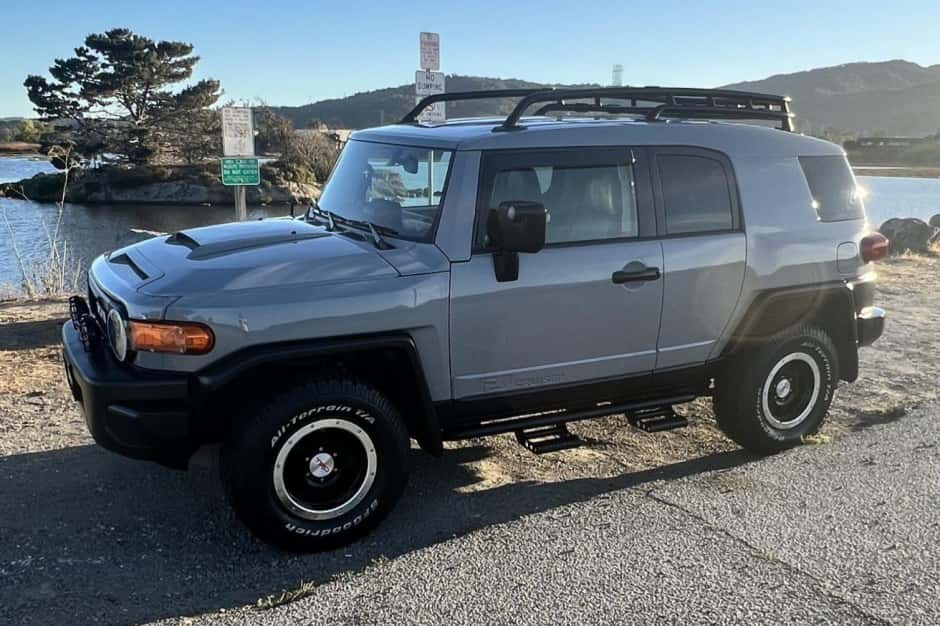 2013 Toyota FJ Cruiser sold for $39,250
