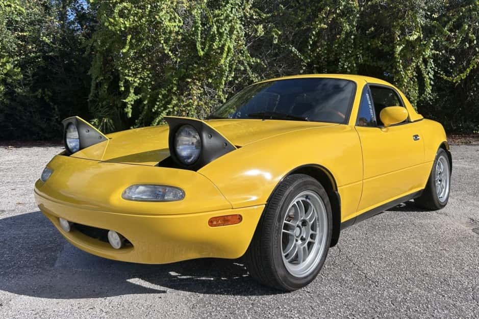 1992 Mazda NA MX-5 Miata sold for $7,700