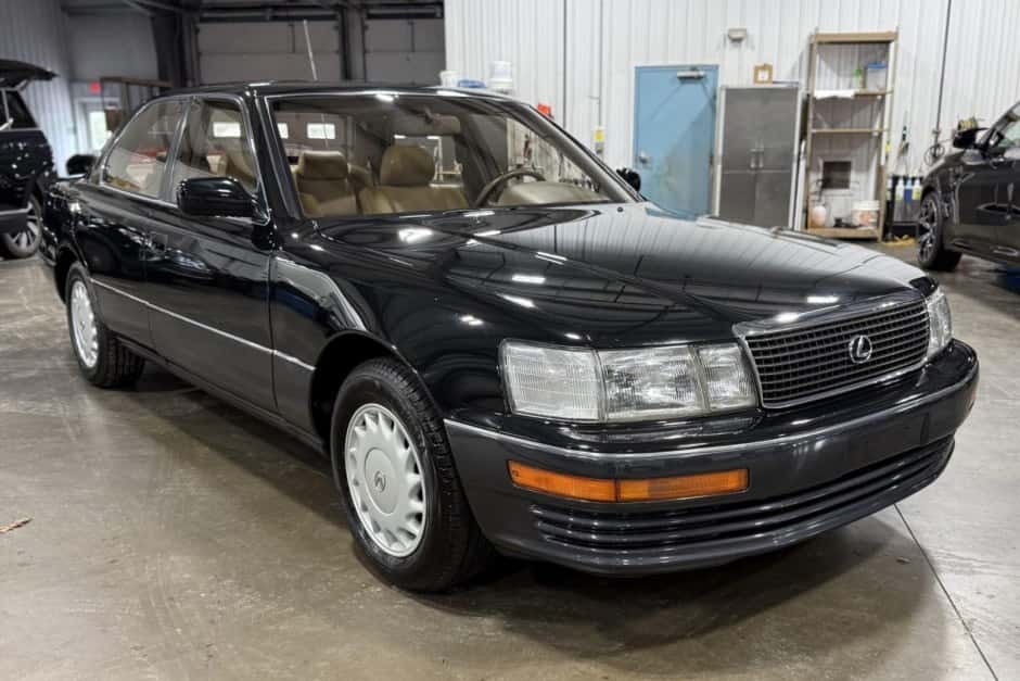 1992 Lexus LS Sedan sold for $9,600