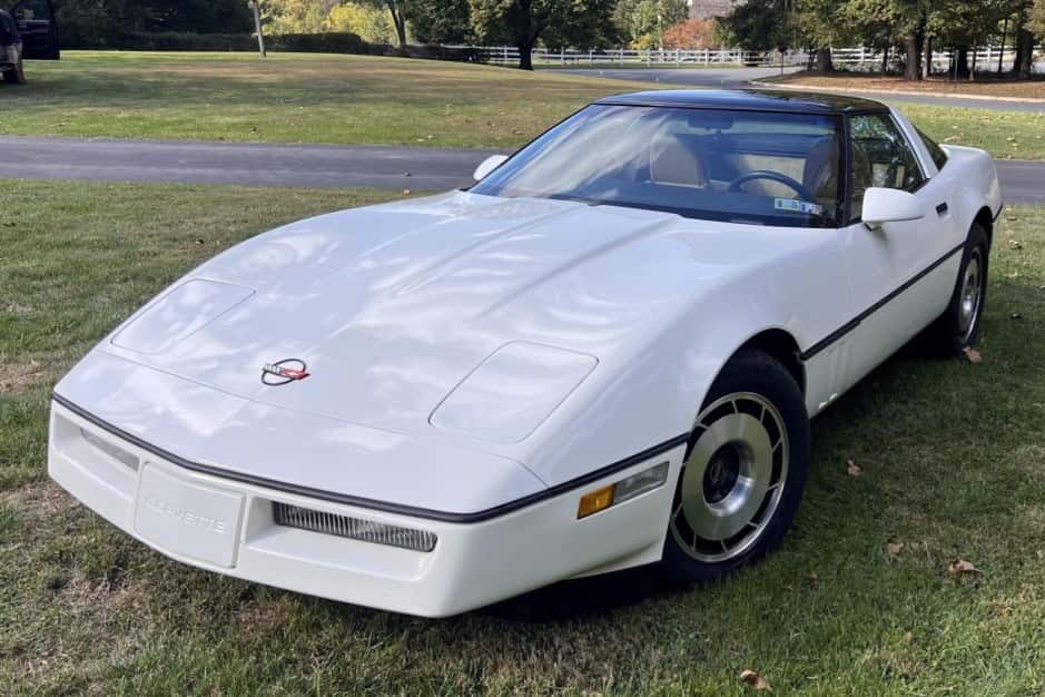 1985 Chevrolet Corvette C4 Coupe (1984-1991) sold for $8,900