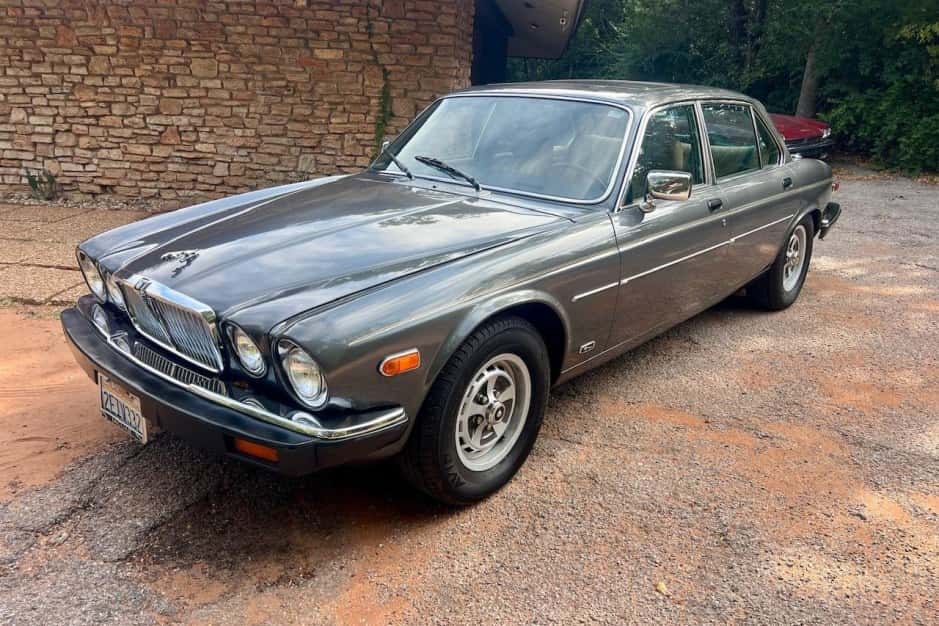 1987 Jaguar XJ Series 3 (1980-1992) sold for $6,450